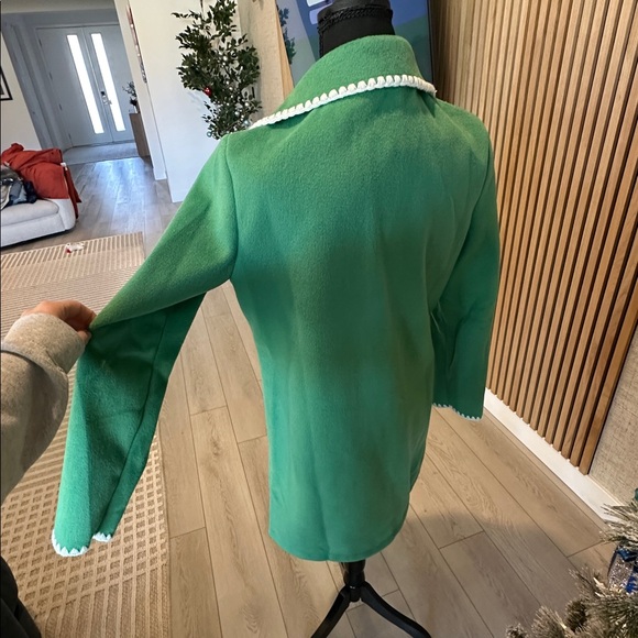 Chic Green Blazer with White Detailing - Picture 10 of 10